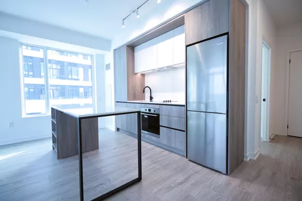 Mississauga, ON L5M 2V8,2495 Eglinton AVE W #304