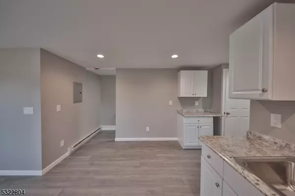 Alpha Boro, NJ 08865,427 E Central Ave