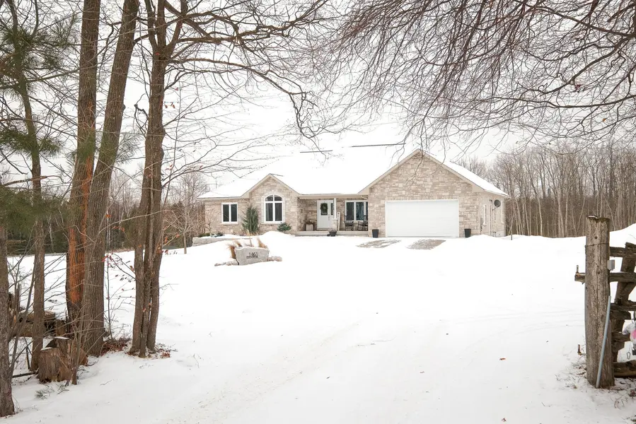 1461 11th Line, Selwyn, ON K0L 2H0