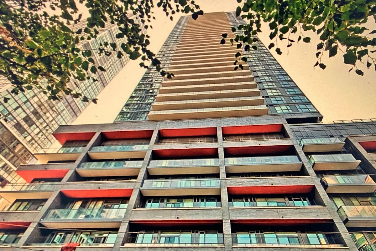 Toronto C08, ON M5B 1E4,159 Dundas ST E #1709