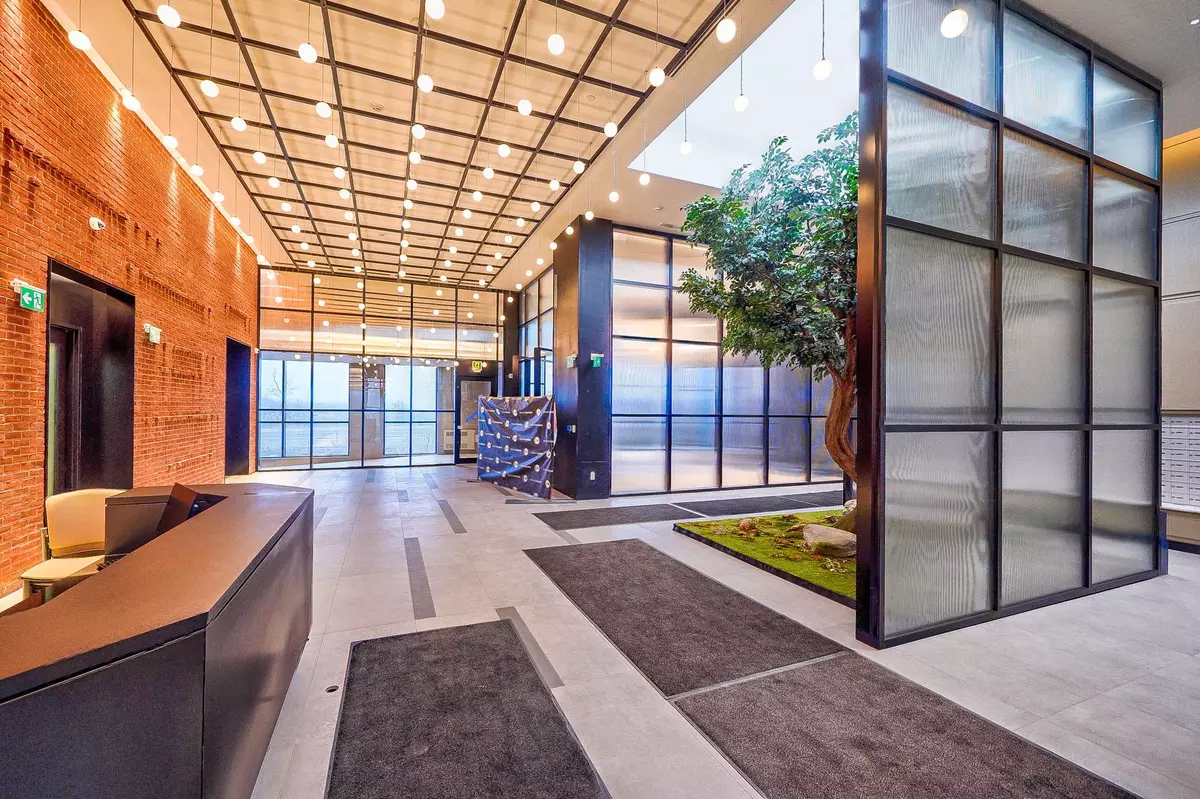 Oakville, ON L6H 7X9,3220 William Coltson AVE #110