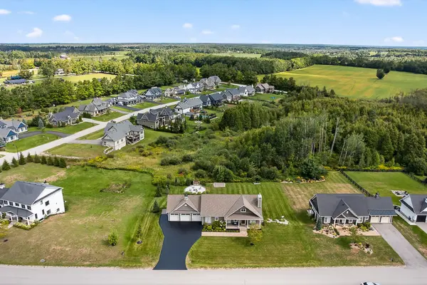 Oro-medonte, ON L0K 1E0,3 Thoroughbred DR