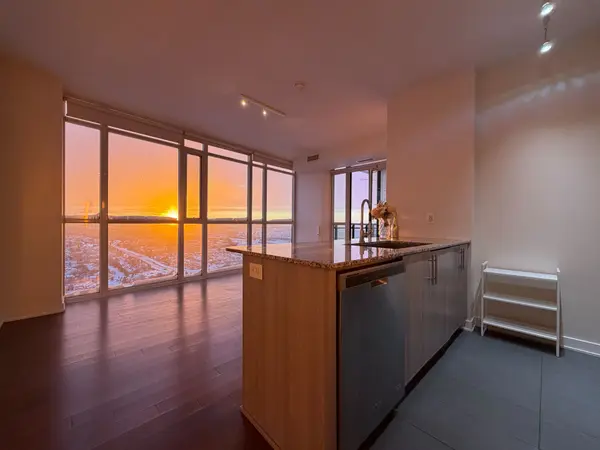 Mississauga, ON L5B 0G2,4099 brickstone Mews #3406