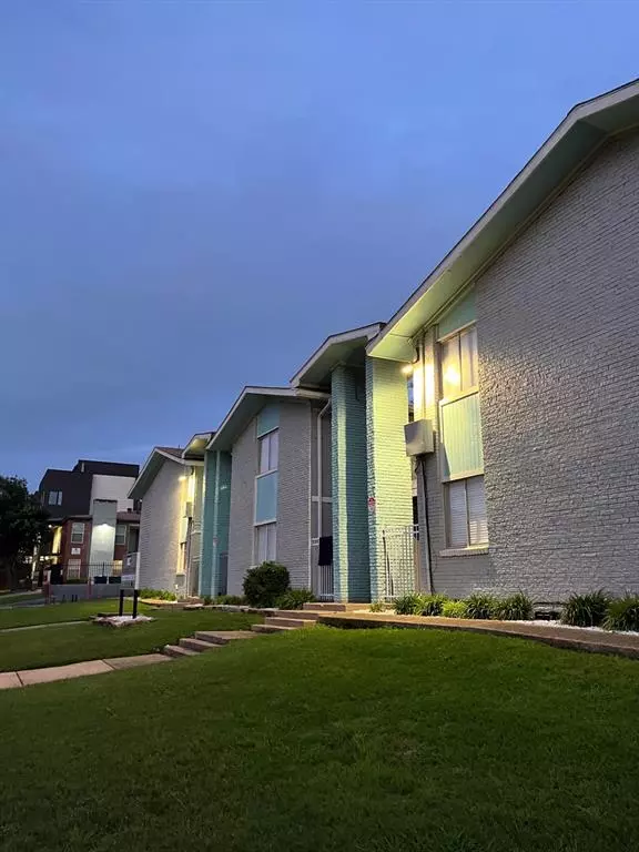 Dallas, TX 75204,4606 Monarch Street #209