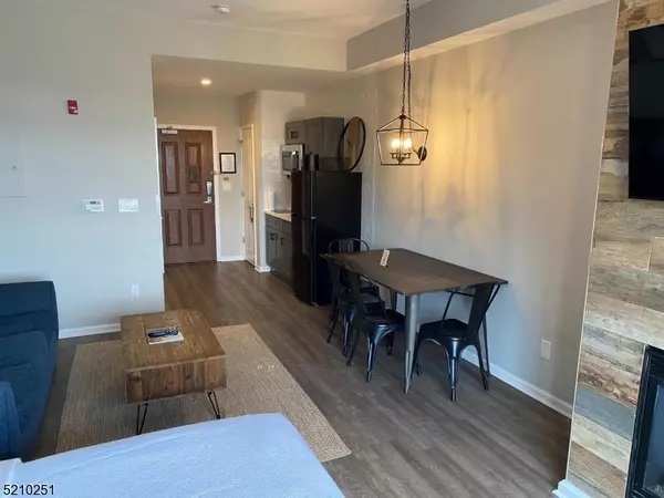 Vernon Twp., NJ 07462,200 State Rt 94 Unit 411 #411