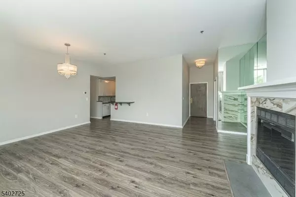 Little Falls Twp., NJ 07424,240 Main St #313