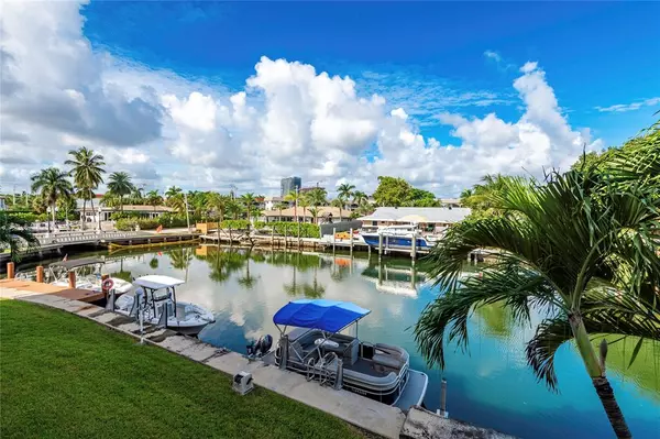 Hallandale Beach, FL 33009,470 Paradise Isle Blvd #204