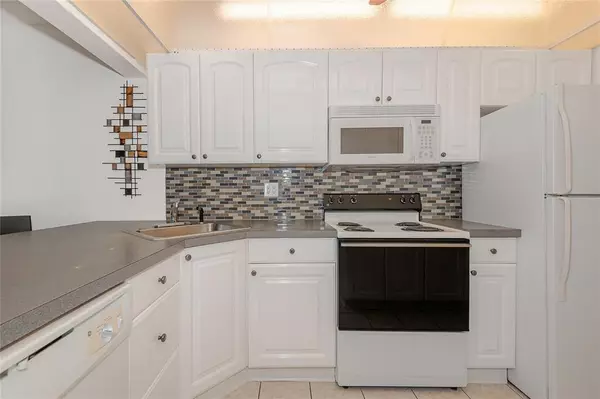 Hallandale Beach, FL 33009,470 Paradise Isle Blvd #204