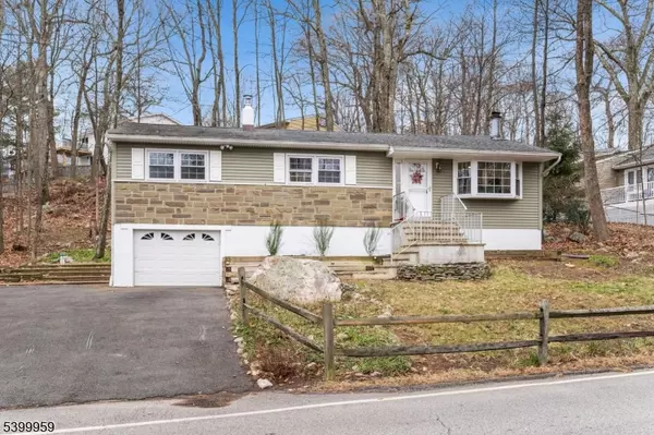 66 Sutton Trl,  Hopatcong Boro,  NJ 07843