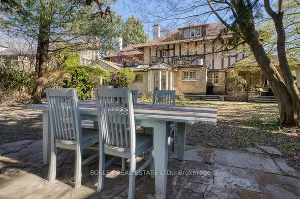 40 Castle Frank CRES, Toronto C09, ON M4W 3A3