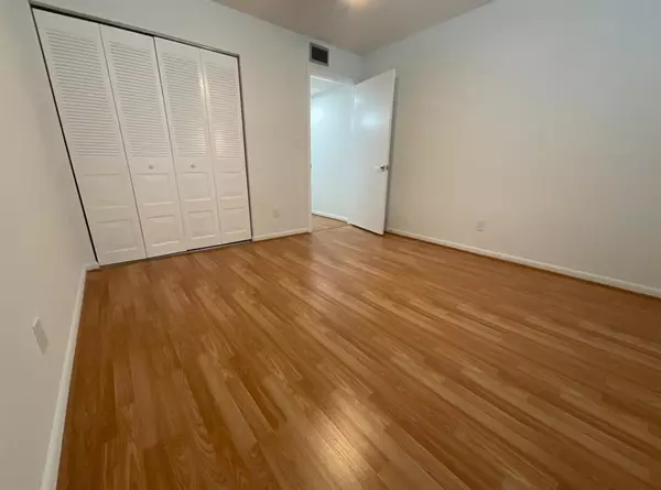 Margate, FL 33063,7396 NW 18th St #203