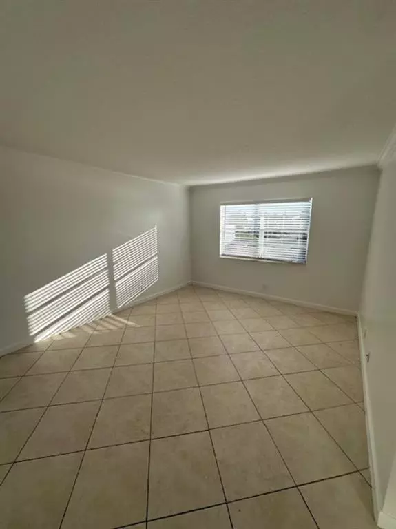 Pompano Beach, FL 33060,8 SE 19th Ave #14