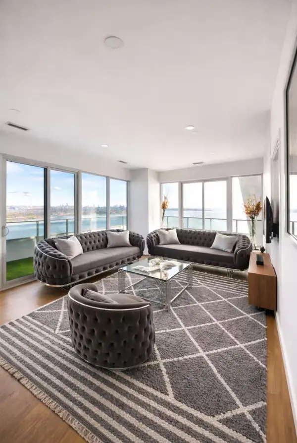 Toronto W06, ON M8V 1A1,20 Shore Breeze DR #LPH05B