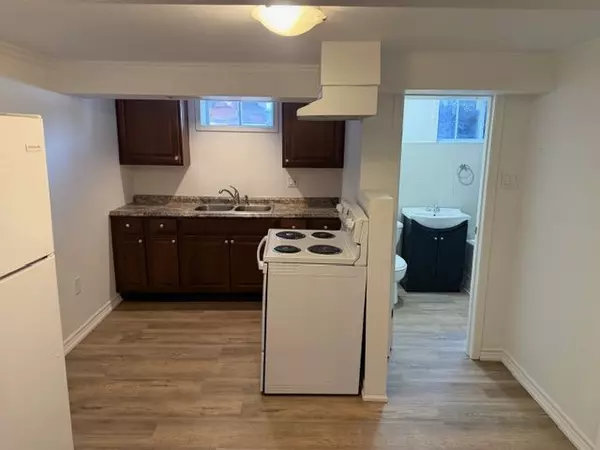 Halton Hills, ON L7G 3T7,6 Prince Charles DR #Lower