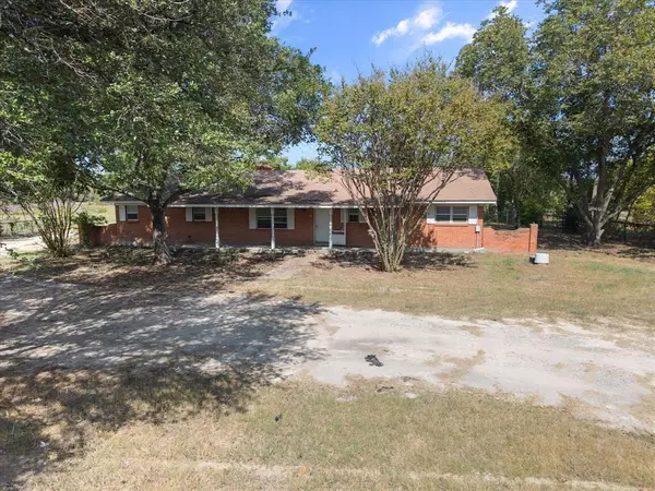 Joshua, TX 76058,324 County Road 904