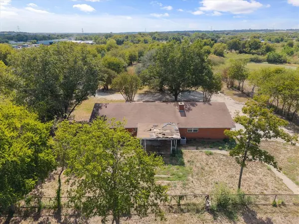 Joshua, TX 76058,324 County Road 904