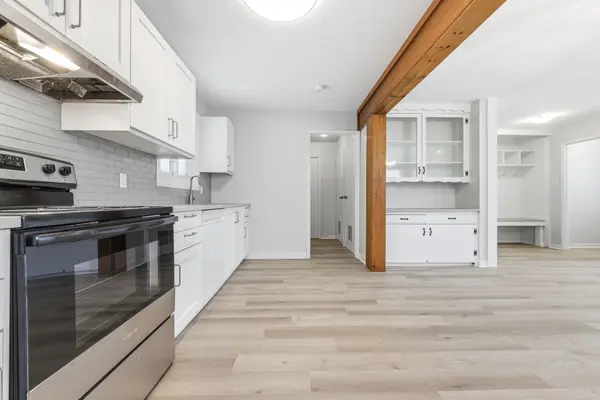 Deep River, ON K0J 1P0,88 Glendale AVE