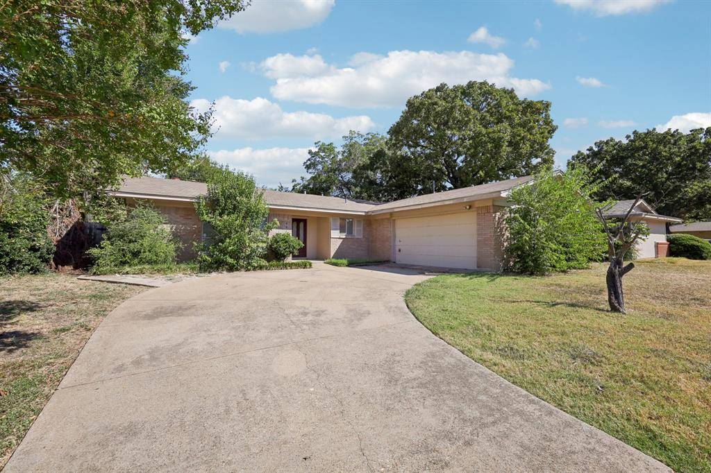 4720 South Drive W, Fort Worth, TX 76132