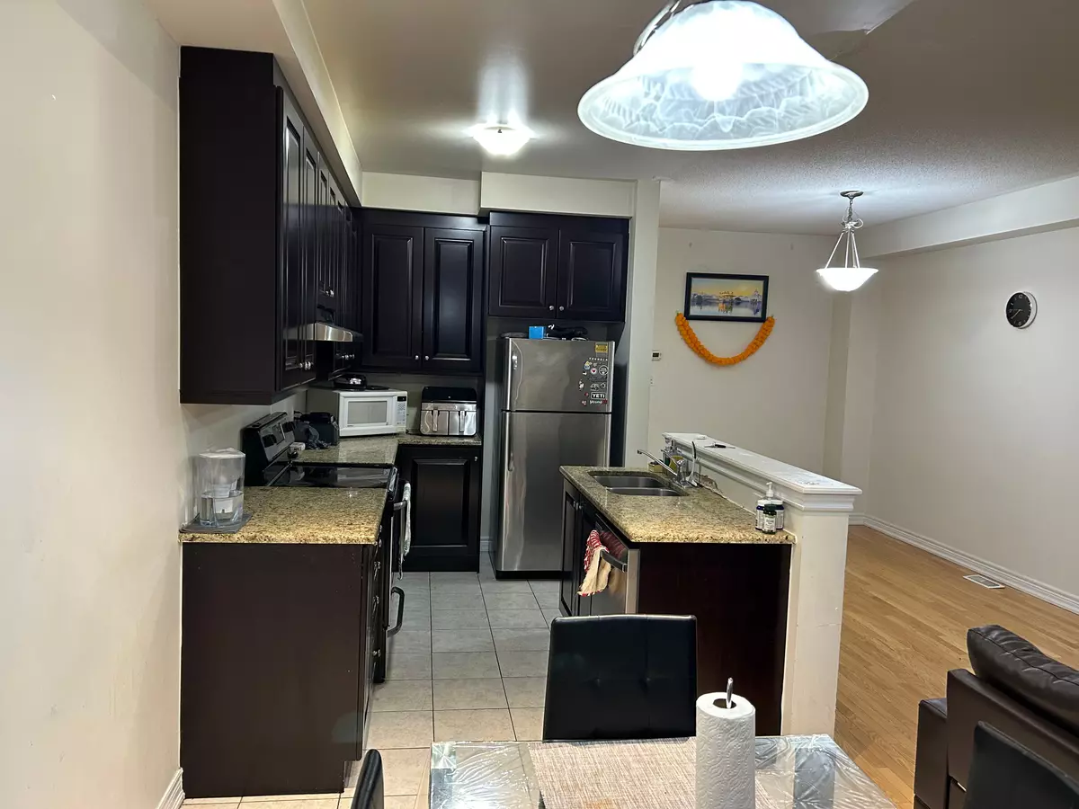 Brampton, ON L6Y 2Z9,188 Sky Harbour DR