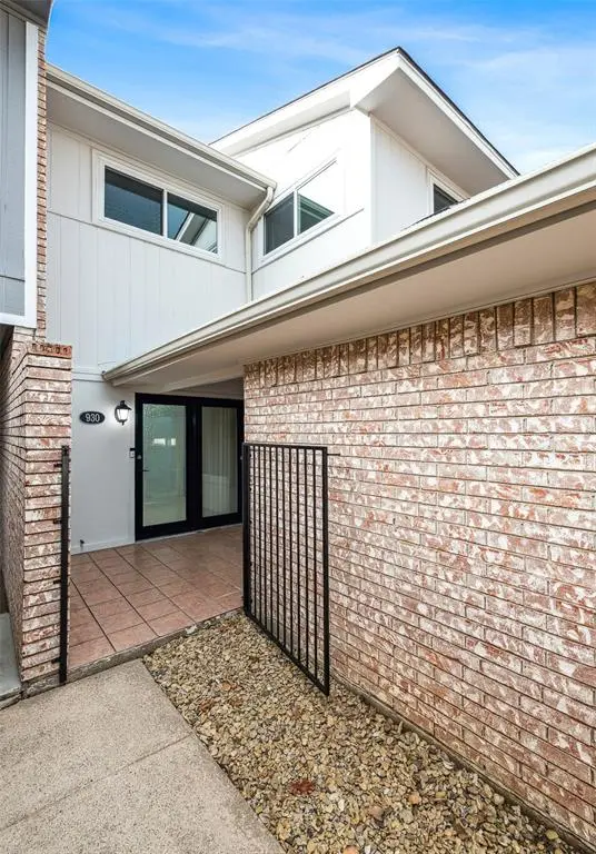 Bedford, TX 76021,930 Shady Creek Lane