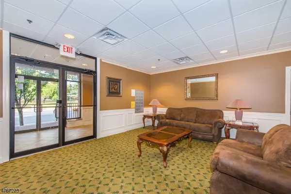 Maplewood Twp., NJ 07040,1677 Springfield Ave #14