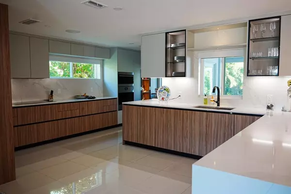 Hollywood, FL 33019,1017 Lincoln St