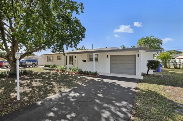 Hollywood, FL 33024,1040 N 74th Way