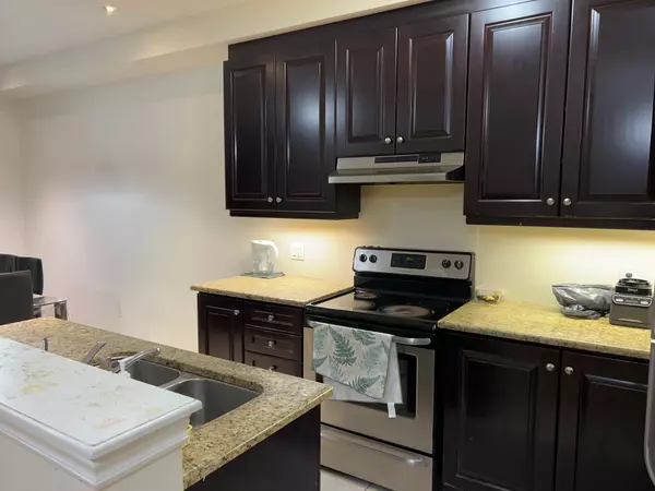 Brampton, ON L6Y 2Z9,188 Sky Harbour DR