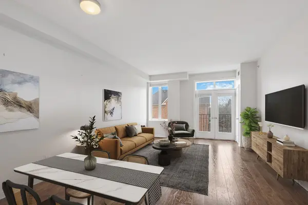 Toronto W06, ON M8W 1P4,3531 Lakeshore BLVD W #209