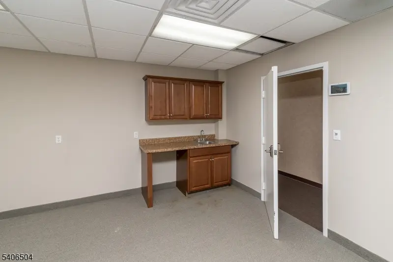 Ridgewood Village, NJ 07450,555 Goffle Rd