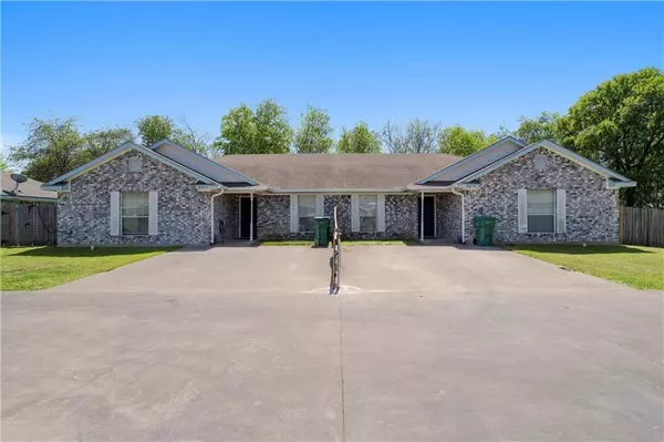 Lacy Lakeview, TX 76705,860 N Lacy Drive #5-6