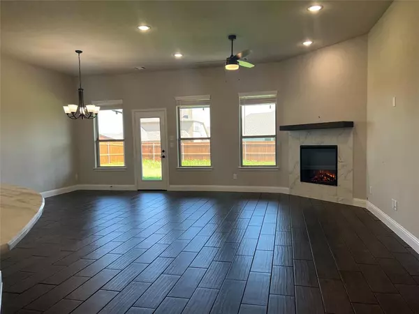 Waxahachie, TX 75165,249 Lillian Lane