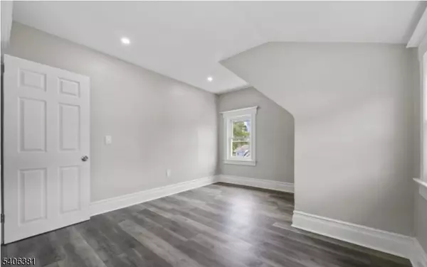 East Orange City, NJ 07018,42 Crawford St