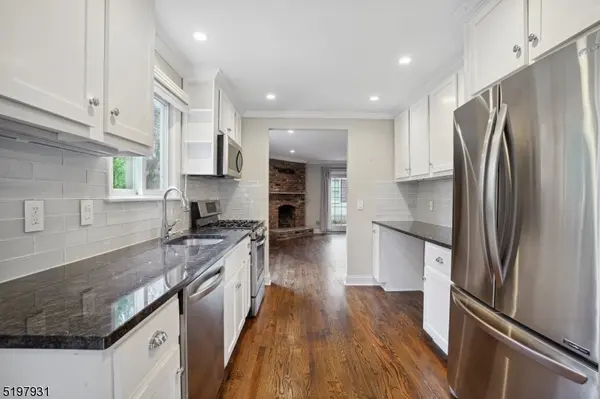 Summit City, NJ 07901,25 Ruthven Pl