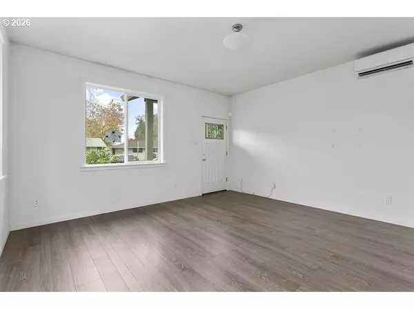 Portland, OR 97233,427 SE 154TH AVE