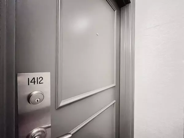 Toronto C08, ON M4Y 3C3,35 Hayden ST #1412