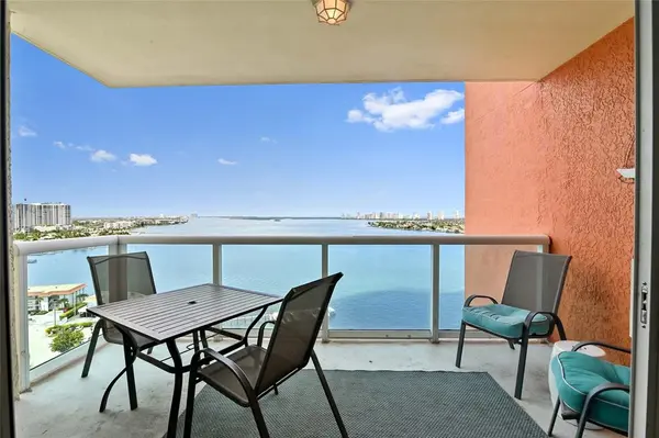 Riviera Beach, FL 33404,2650 Lake Shore Dr #1704