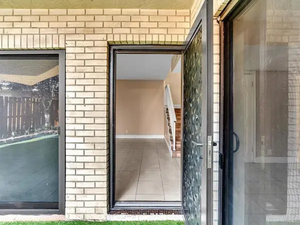 North Lauderdale, FL 33068,8111 SW 24th St #8111