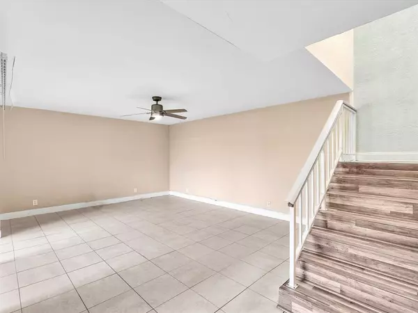 North Lauderdale, FL 33068,8111 SW 24th St #8111