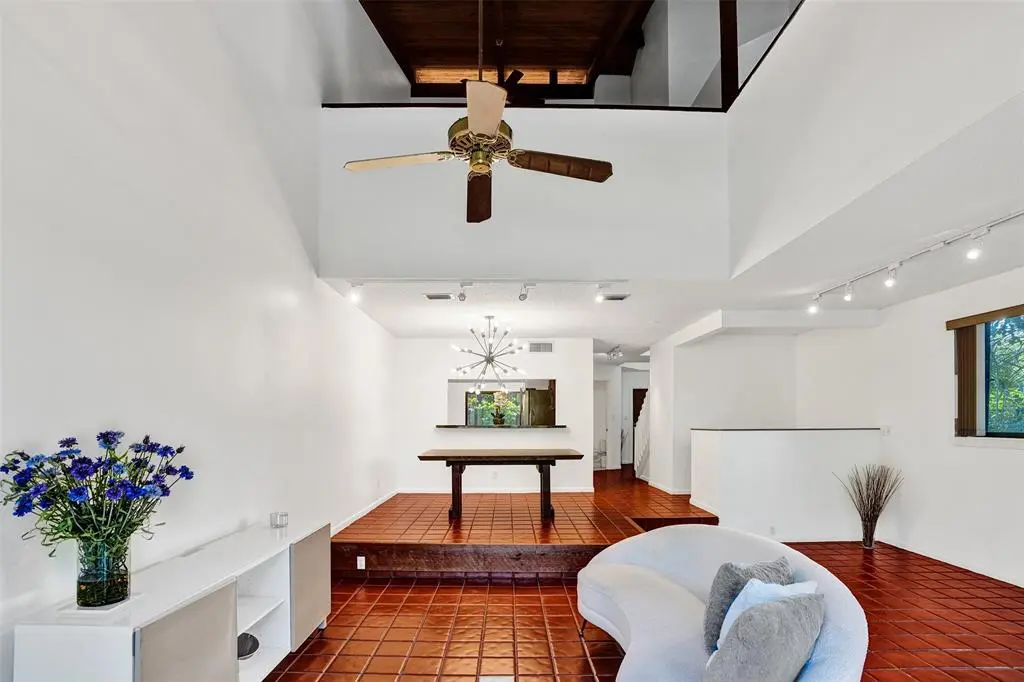 Fort Lauderdale, FL 33305,81 NE 17th Ct