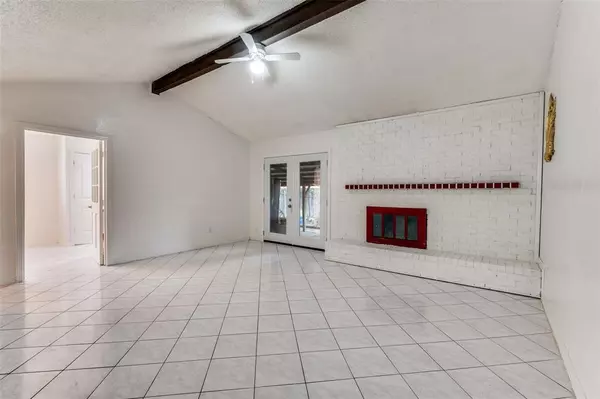 Arlington, TX 76014,708 Thomas Chapel Drive