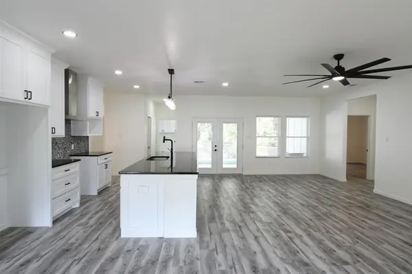 Woodway, TX 76712,842 White Oak Drive