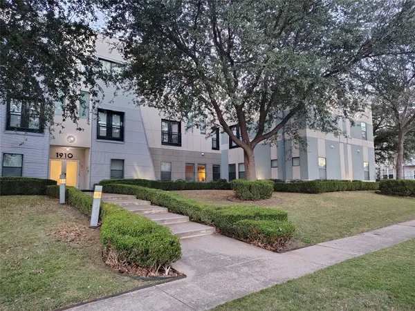 Dallas, TX 75206,1910 Bennett Avenue