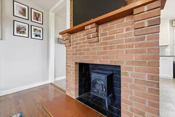 Hurt, VA 24563,133 Perdue DR