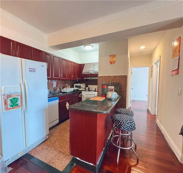 41-05 College Point BLVD #3, Flushing, NY 11355