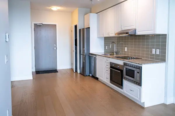 Toronto C15, ON M2K 0E9,7 Kenaston GDNS #15