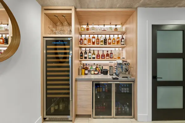 Toronto C01, ON M5V 3Y3,11 Brunel CT #3010