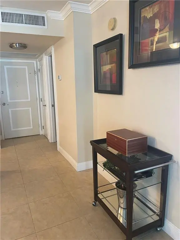 Lauderdale By The Sea, FL 33062,1900 S Ocean Blvd #7B