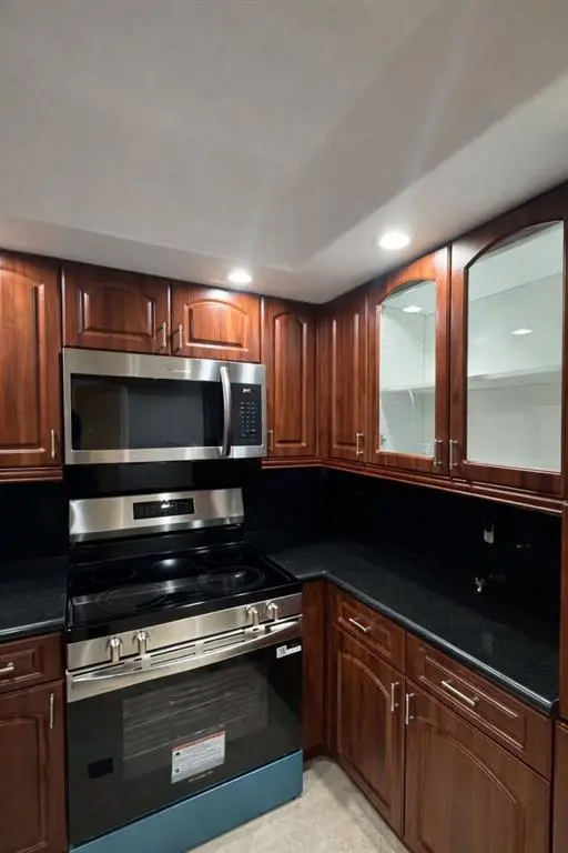 Hallandale Beach, FL 33009,1985 S Ocean Dr #20A