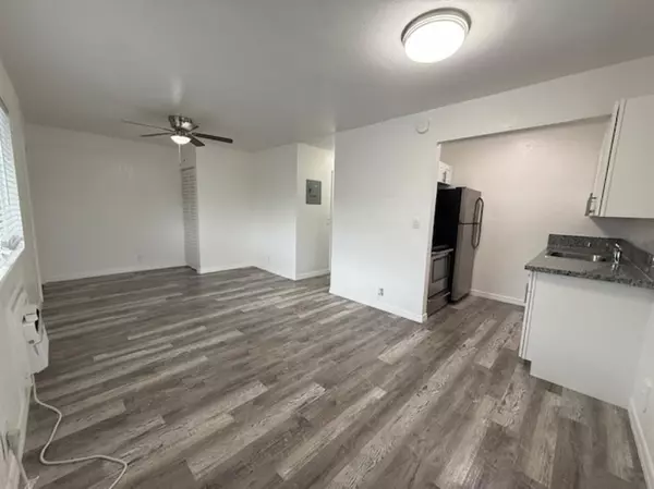 Hollywood, FL 33020,1958 Mckinley St #8